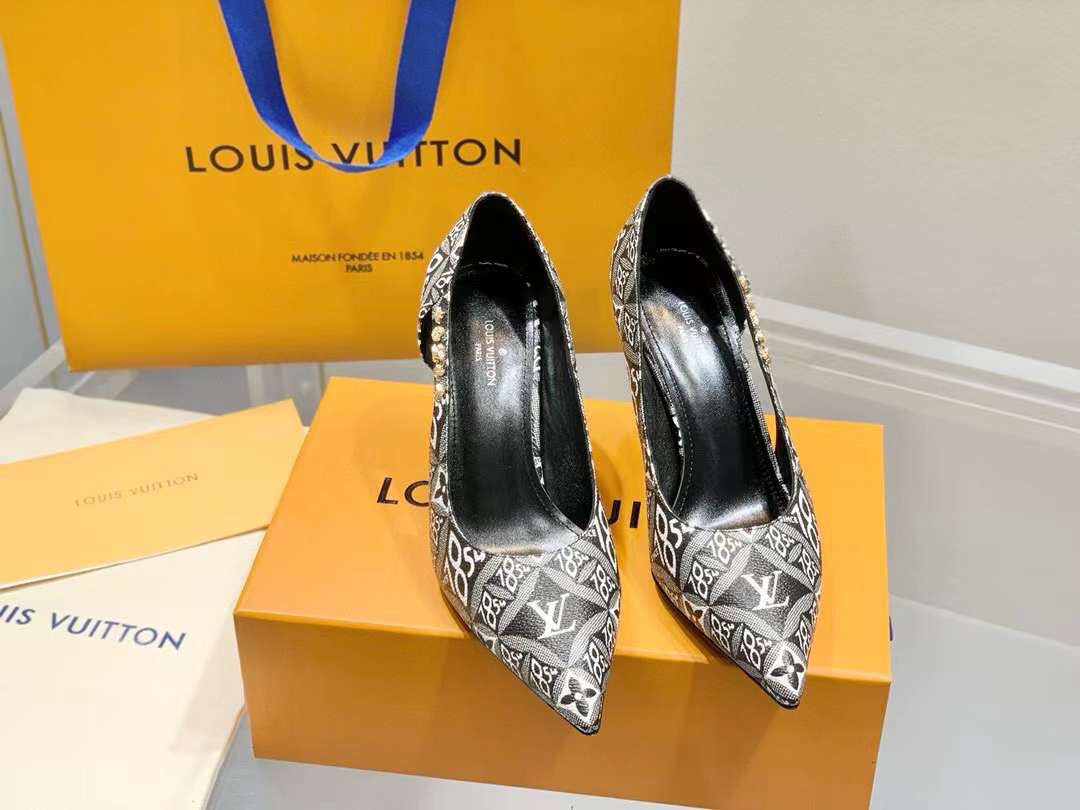 holographic louis vuitton shoes