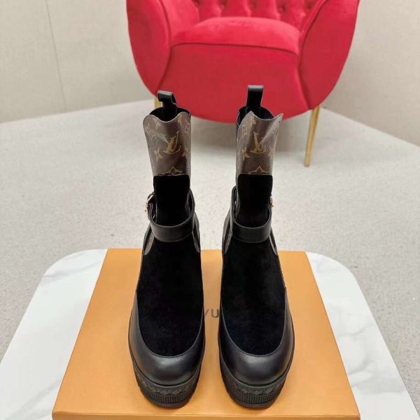 Louis Vuitton Laureate Desert Boots