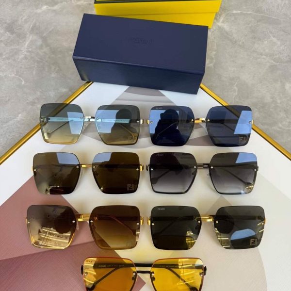 Fendi Sunglasses FE4077