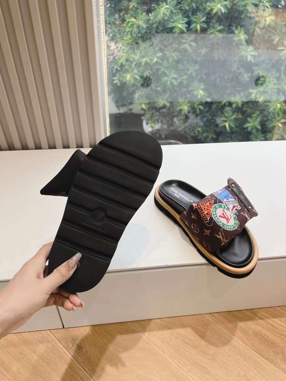 Louis Vuitton Monogram Unisex Slides - Image 7