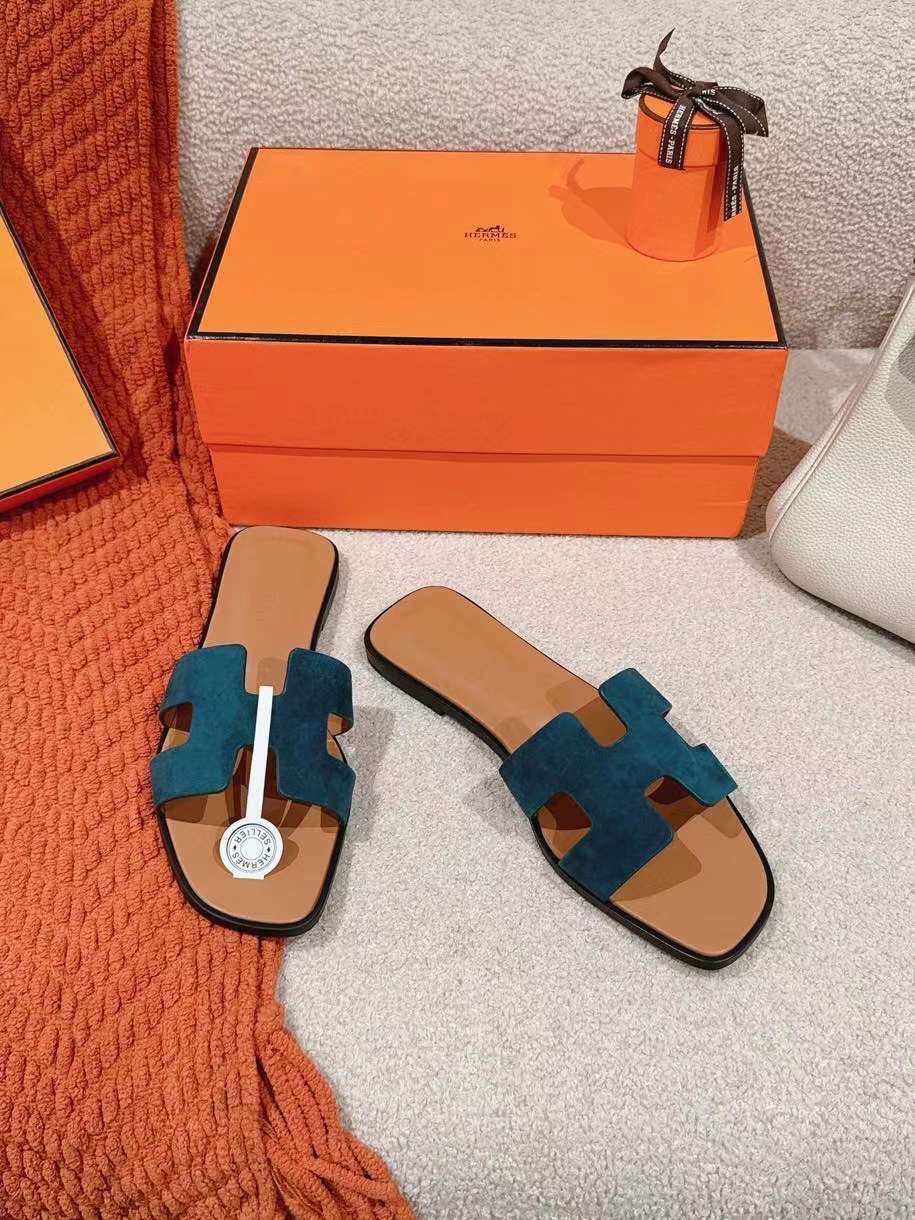 Hermès Swift Women's Oran Sandal - Image 2
