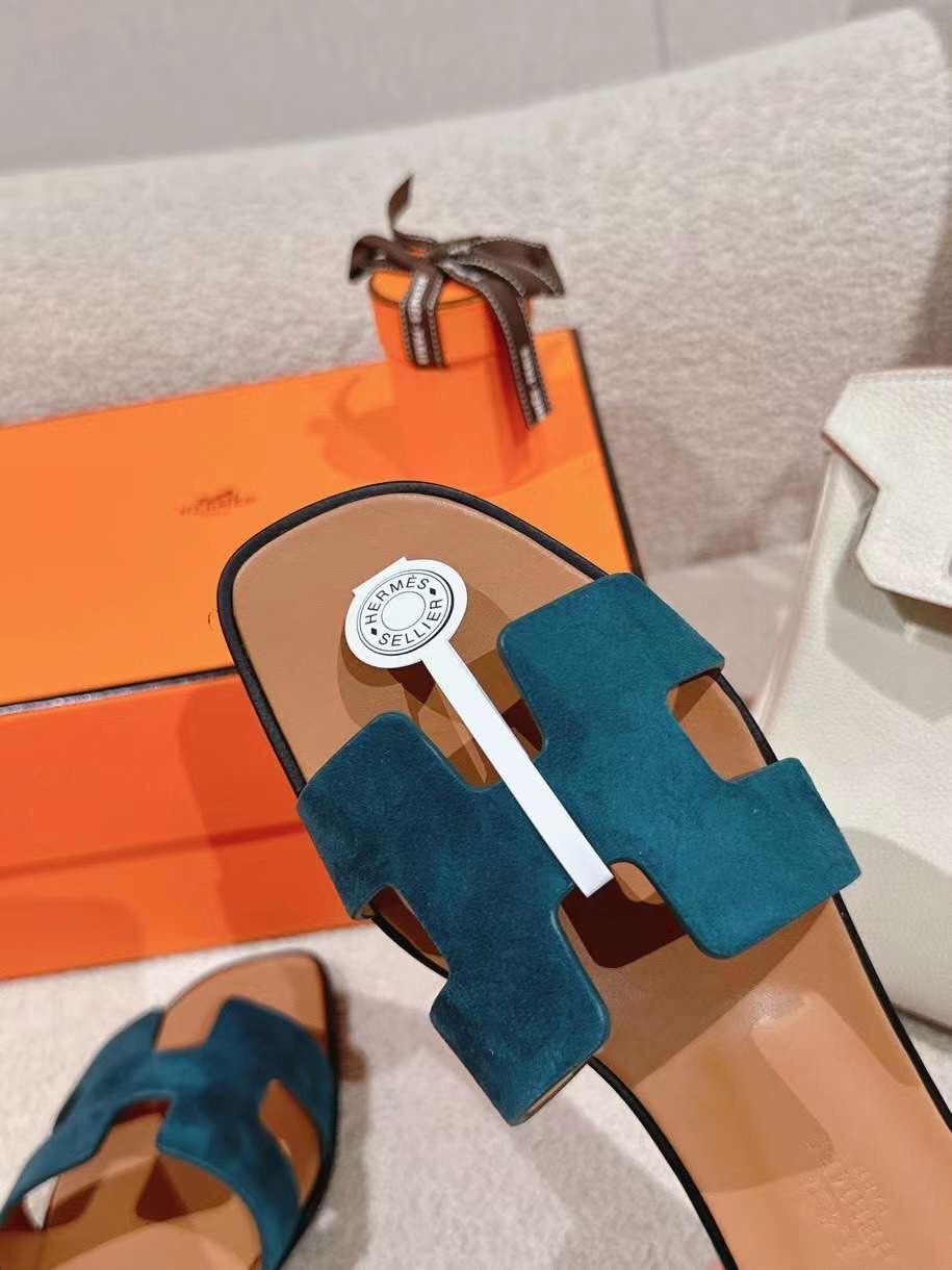 Hermès Swift Women's Oran Sandal - Image 3