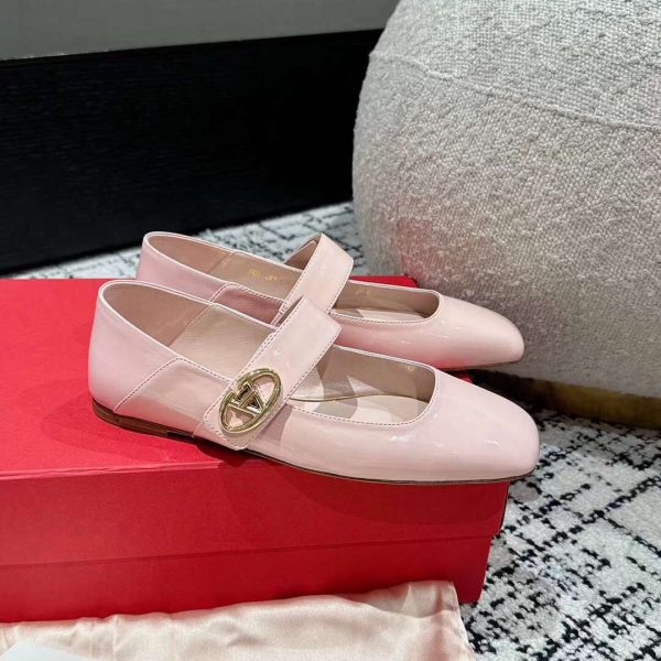 Valentino Garavani Vlogo Signature Shoes