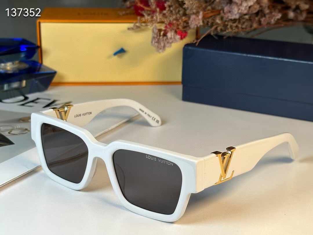 Louis Vuitton Sunglasses Z2178E - Image 3