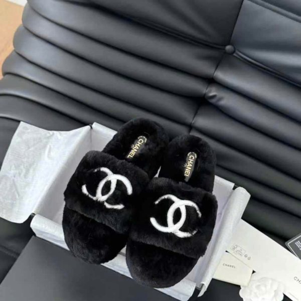 Chanel Rubber Sole Fur Slippers