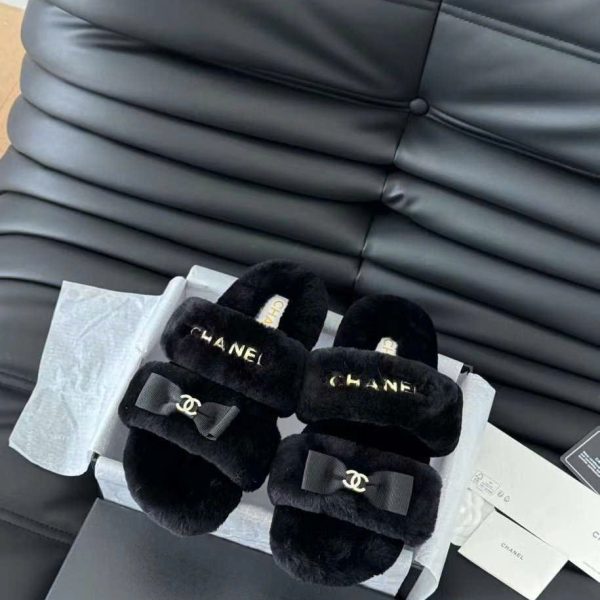 Chanel Wool Slipper