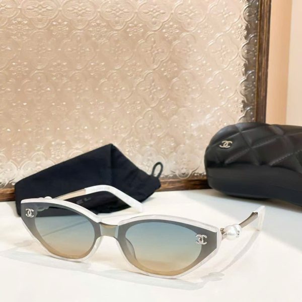 Chanel Sunglasses A95102