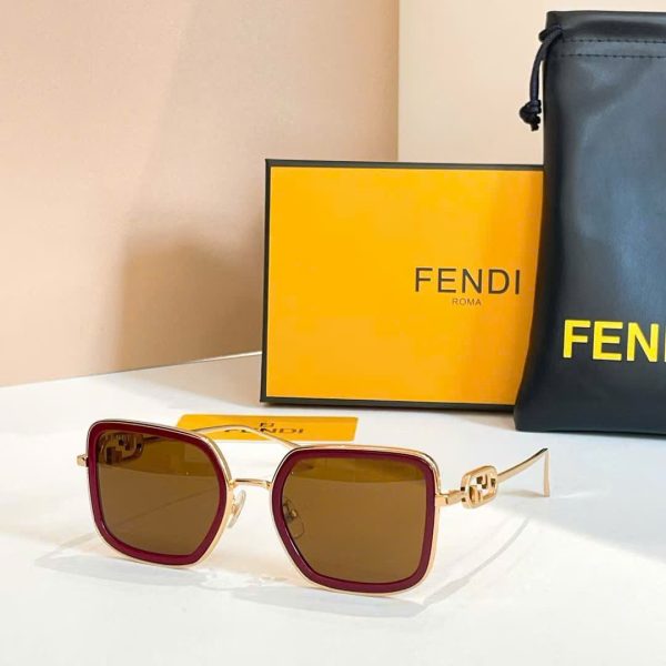 Fendi Sunglasses FE50117U
