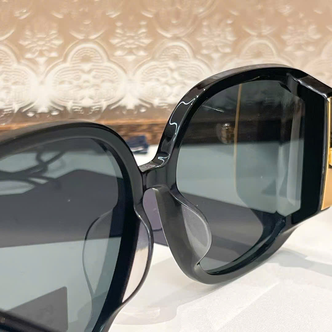 Prada Sunglasses SPR56 - Image 13