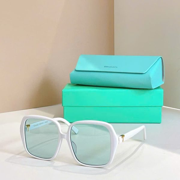 Tomford Sunglasses TF4221D