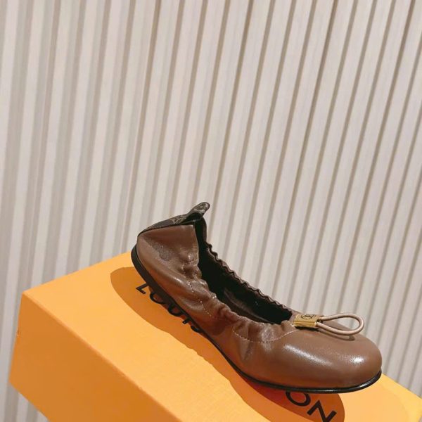 Louis Vuitton LV Logo Leather Shoes