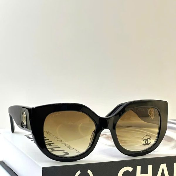 Chanel Sunglasses CH5550