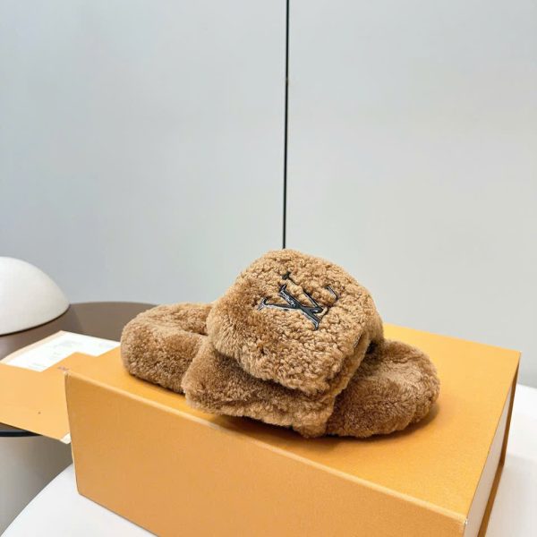 Louis Vuitton Women's Fur Slippers New Arrivals