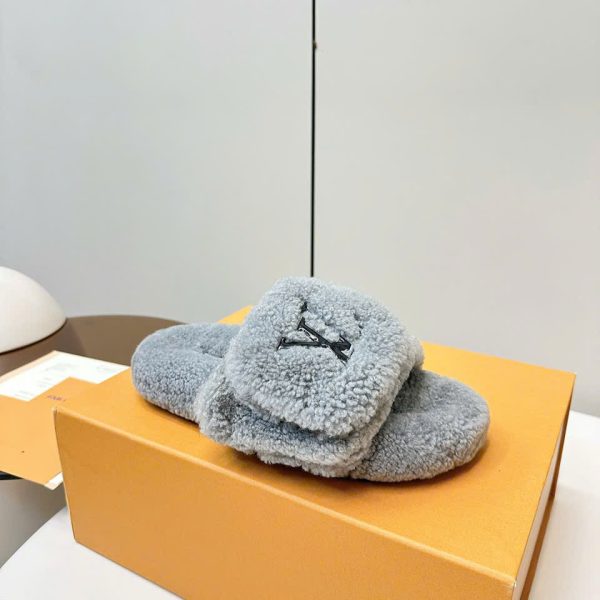 Louis Vuitton Women's Fur Slippers New Arrivals