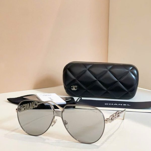 Chanel Sunglasses A95093