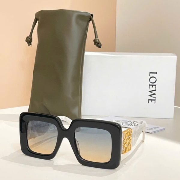 Loewe Sunglasses LW40176U