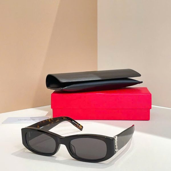 Saint Laurent Sunglasses SL M152