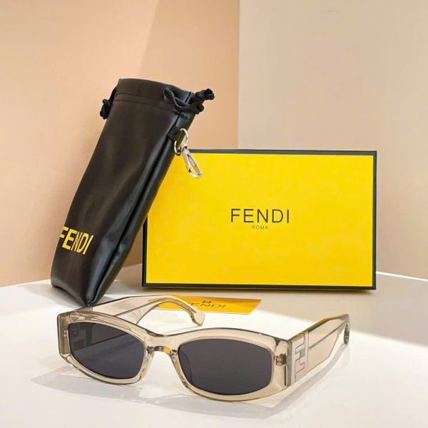 Fendi Sunglasses FE40139