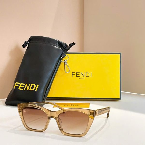 Fendi Sunglasses FE40131