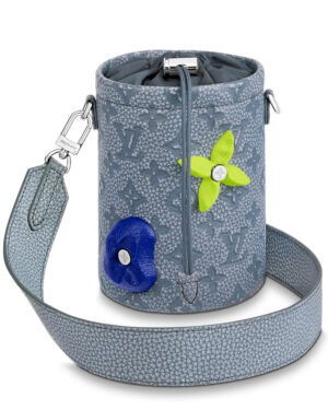 Louis Vuitton Chalk Pouch M81572 Gray