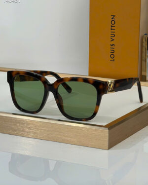 Louis Vuitton Women's Sunglasses Z2125W
