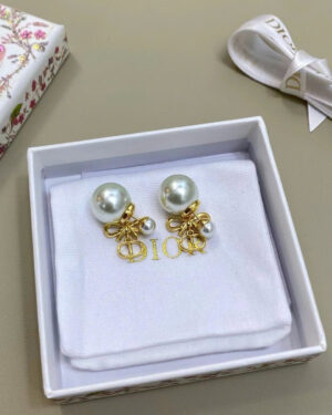 Dior Pearl Earrings New Arrivals
