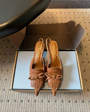 Prada Pointed-Toe Leather Kitten-Heel Pumps Shoes 5.5cm