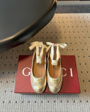 Gucci Women’s Shift Ballerina Flat in GG Canvas