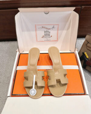 Hermès Oasis Sandal 4cm