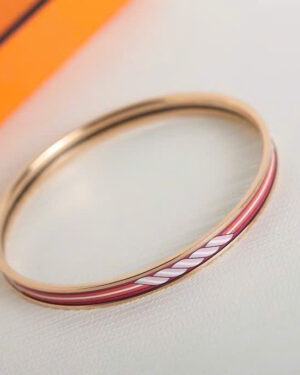 Hermès Black Enamel Gold-Plated Chain Motif Bracelet