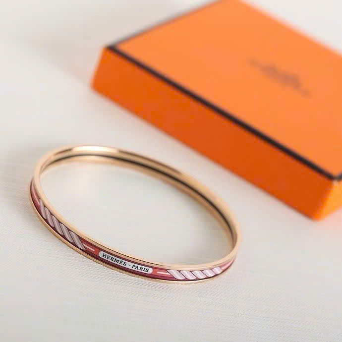 Hermès Black Enamel Gold-Plated Chain Motif Bracelet - Image 7