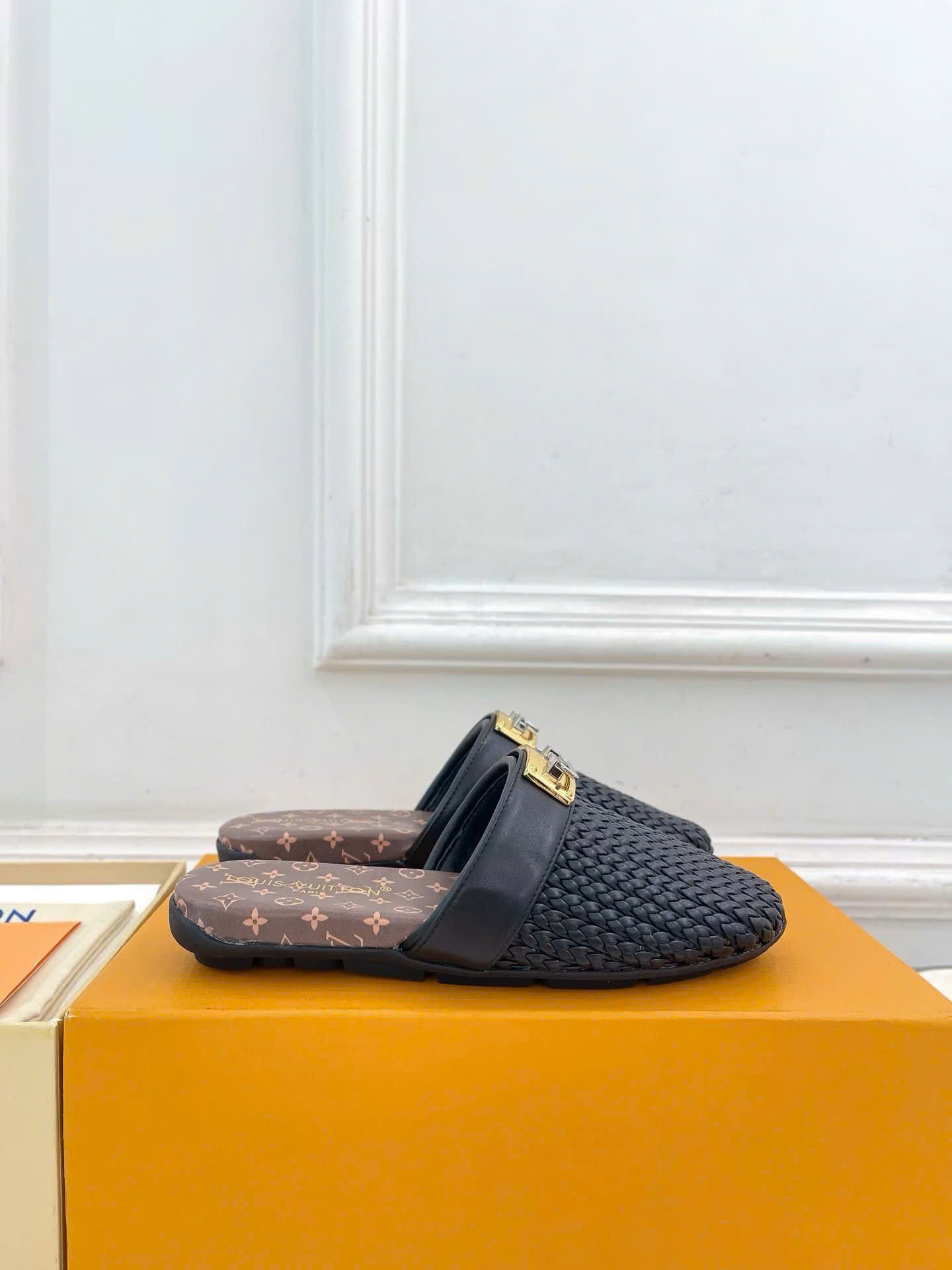 Louis Vuitton Haven Flat Closed Mule - Image 7
