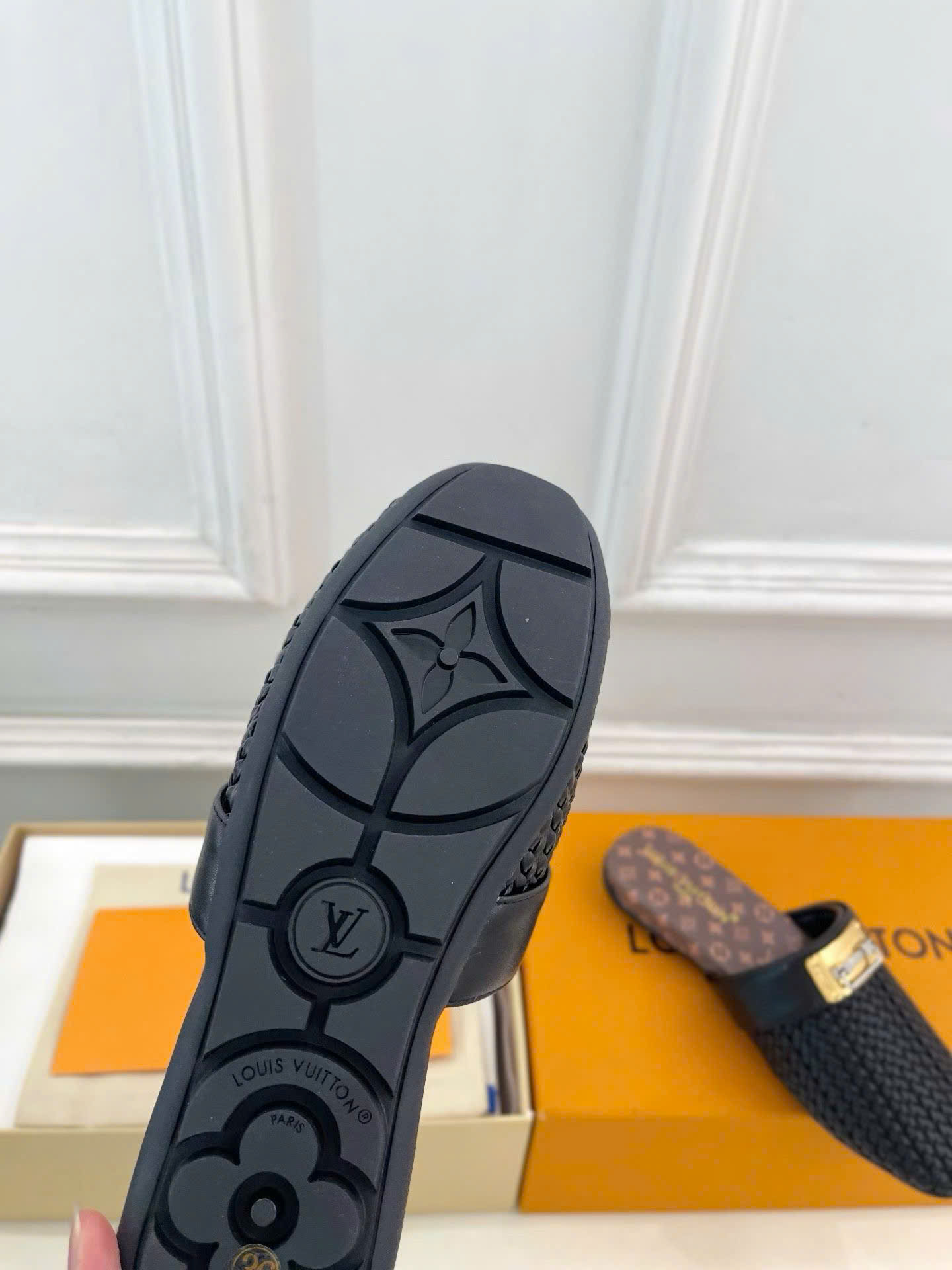 Louis Vuitton Haven Flat Closed Mule - Image 9