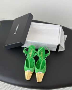Chanel Two-Tone Slingback Escarpin