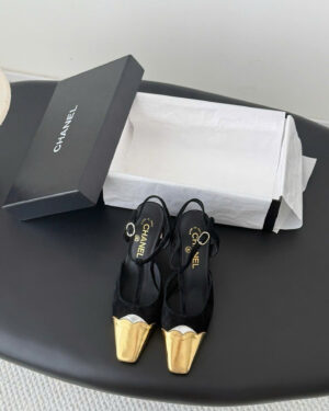 Chanel Two-Tone Slingback Escarpin