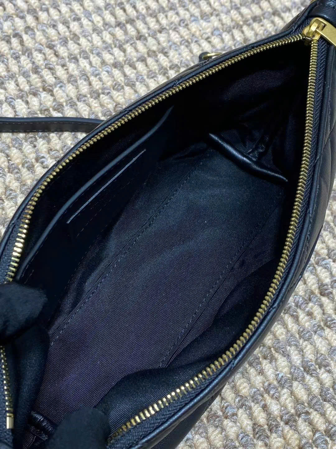 Saint Laurent Gaby Zipped Quilted Bag - Image 5