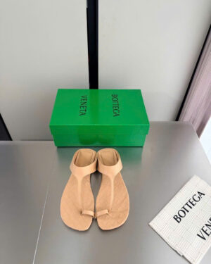 Bottega Veneta Livia Flat Thong Sandal