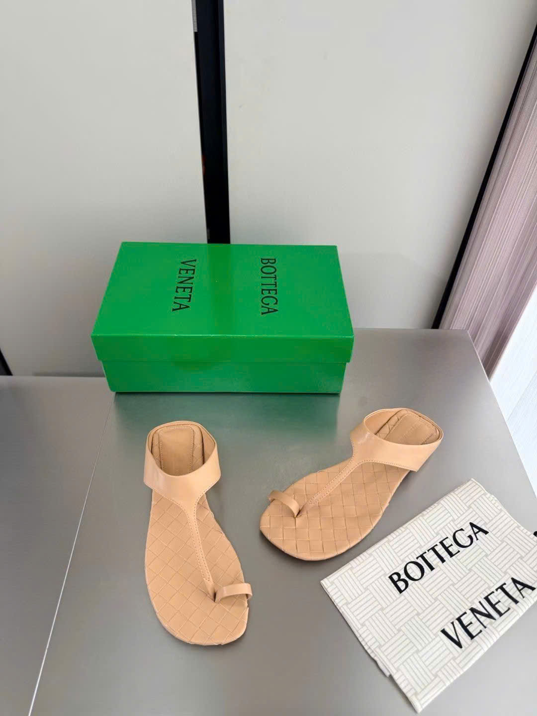 Bottega Veneta Livia Flat Thong Sandal - Image 9