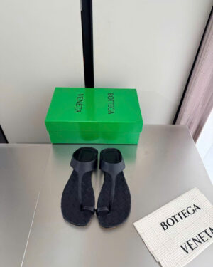 Bottega Veneta Livia Flat Thong Sandal