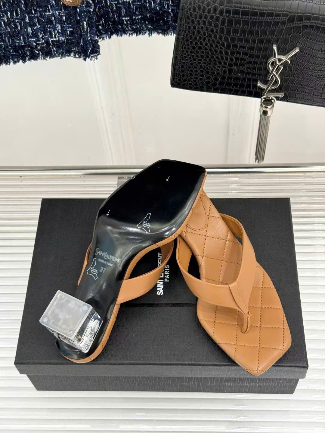 Saint Laurent Sip 45 Thong Sandals in Quilted Leather - Image 2