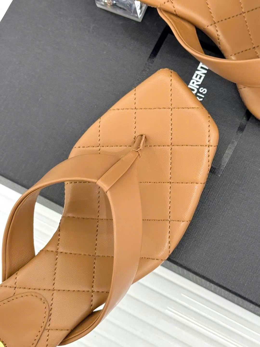 Saint Laurent Sip 45 Thong Sandals in Quilted Leather - Image 5