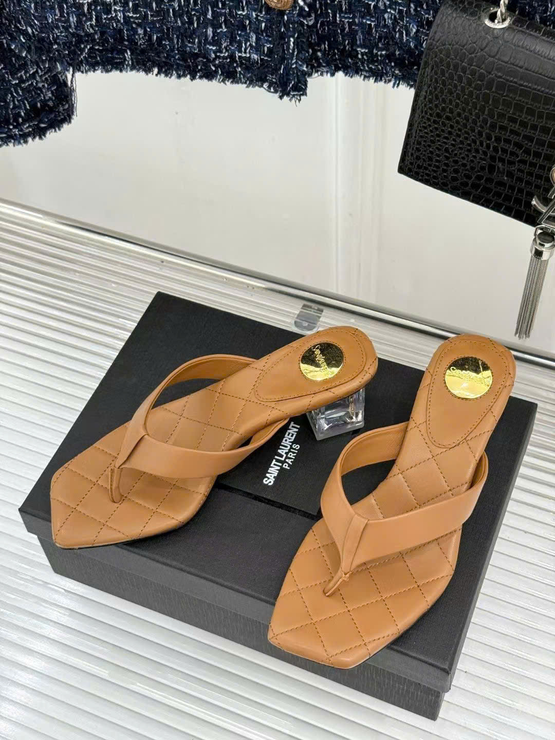 Saint Laurent Sip 45 Thong Sandals in Quilted Leather - Image 9