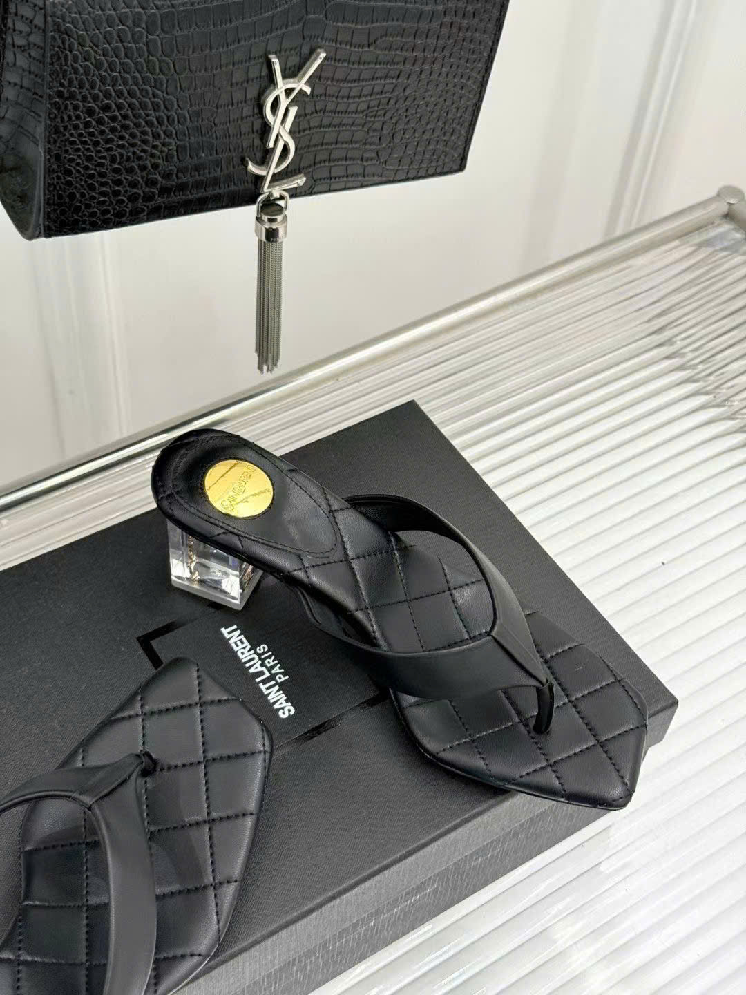 Saint Laurent Sip 45 Thong Sandals in Quilted Leather - Image 3