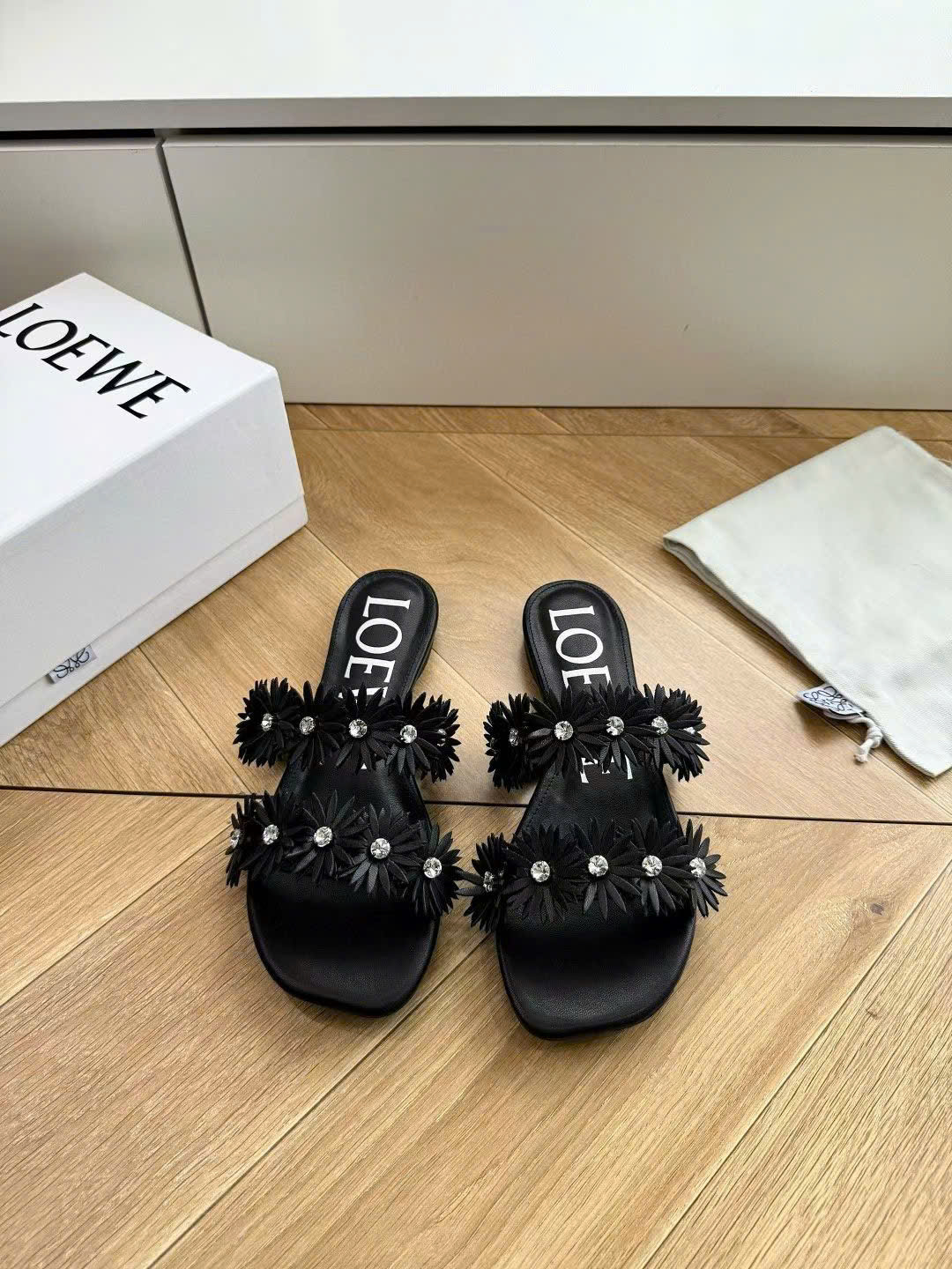 Loewe Paula's Ibiza Petal Anagram Slide