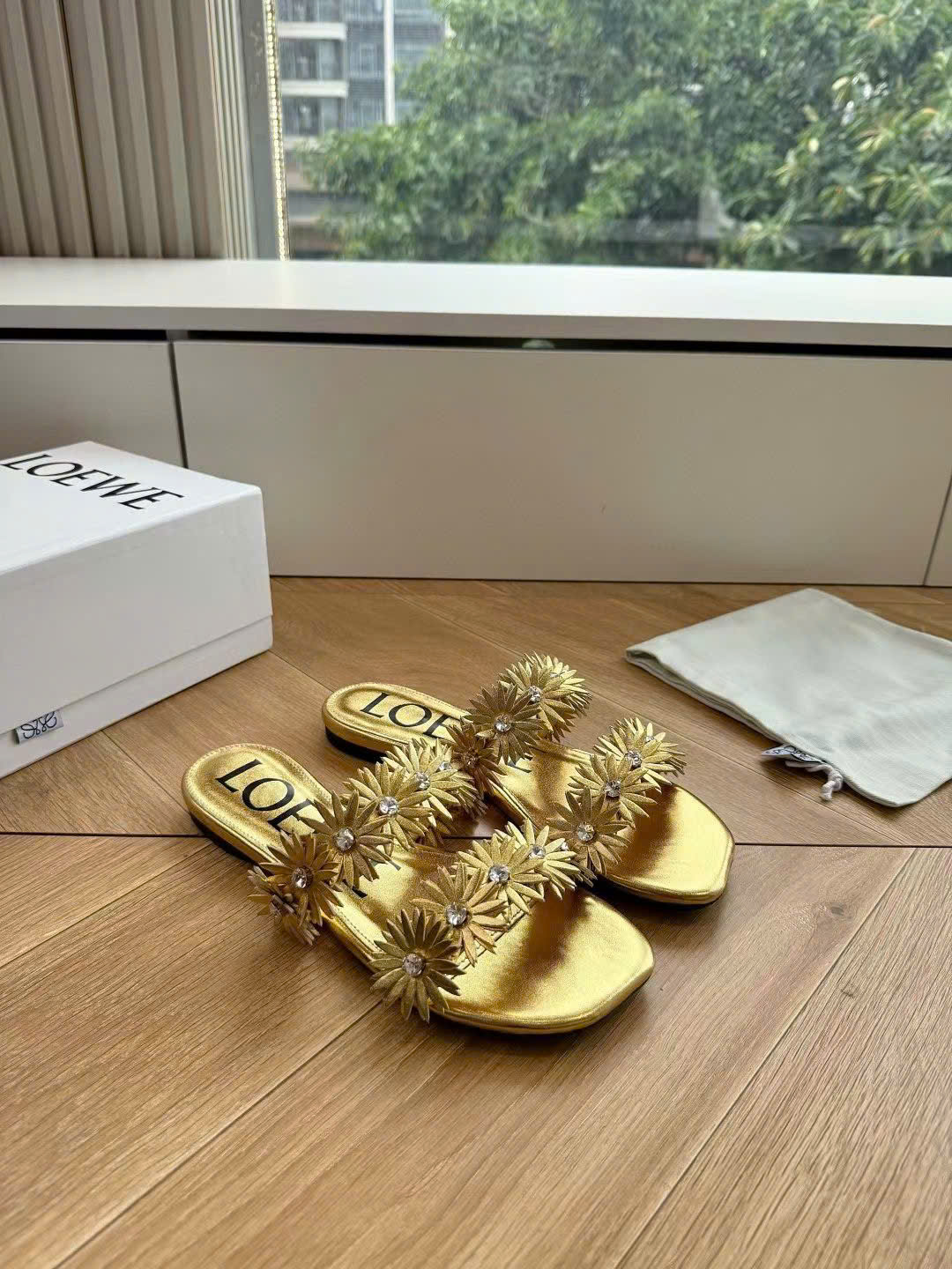 Loewe Paula's Ibiza Petal Anagram Slide - Image 4