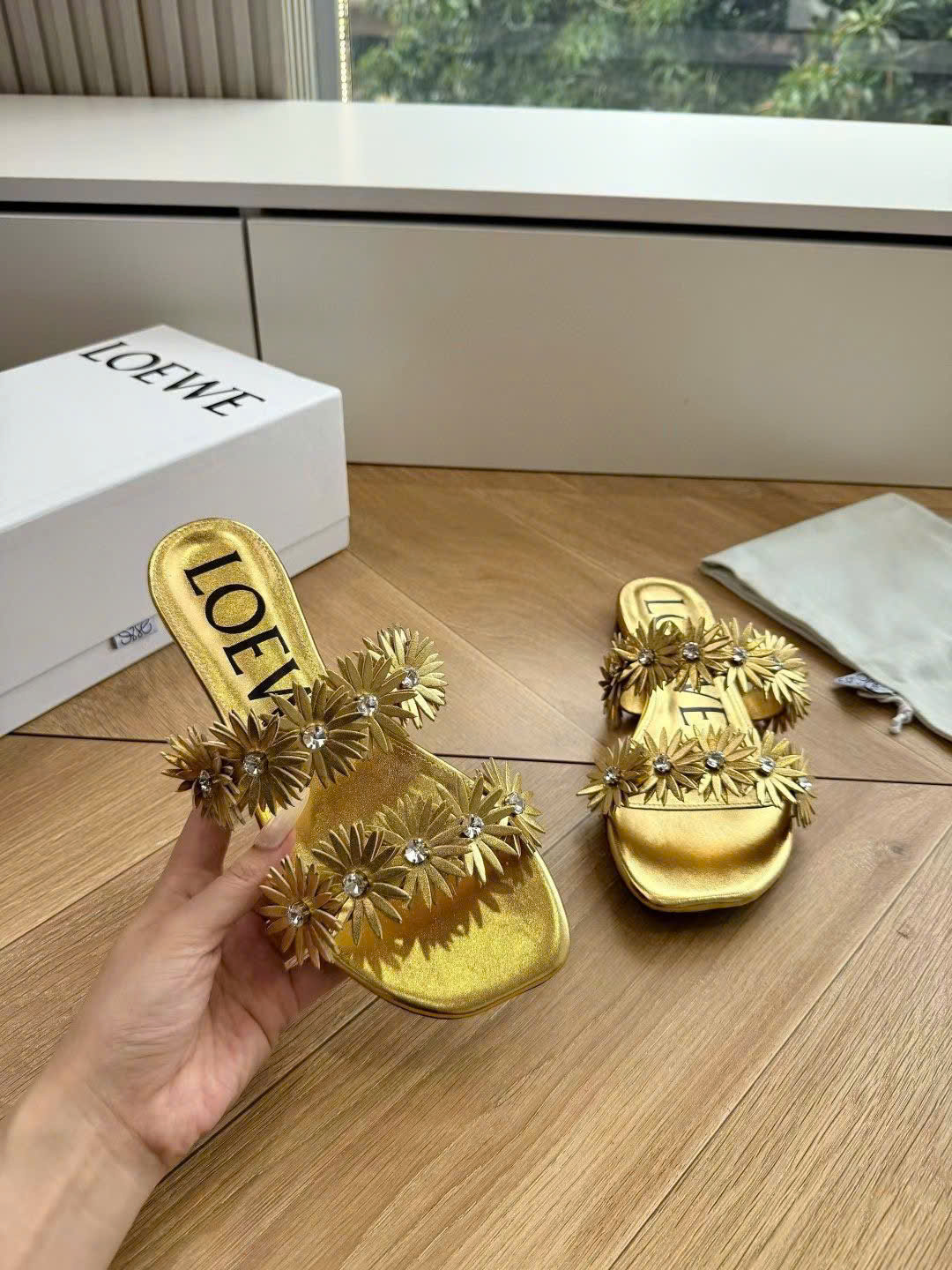 Loewe Paula's Ibiza Petal Anagram Slide - Image 7