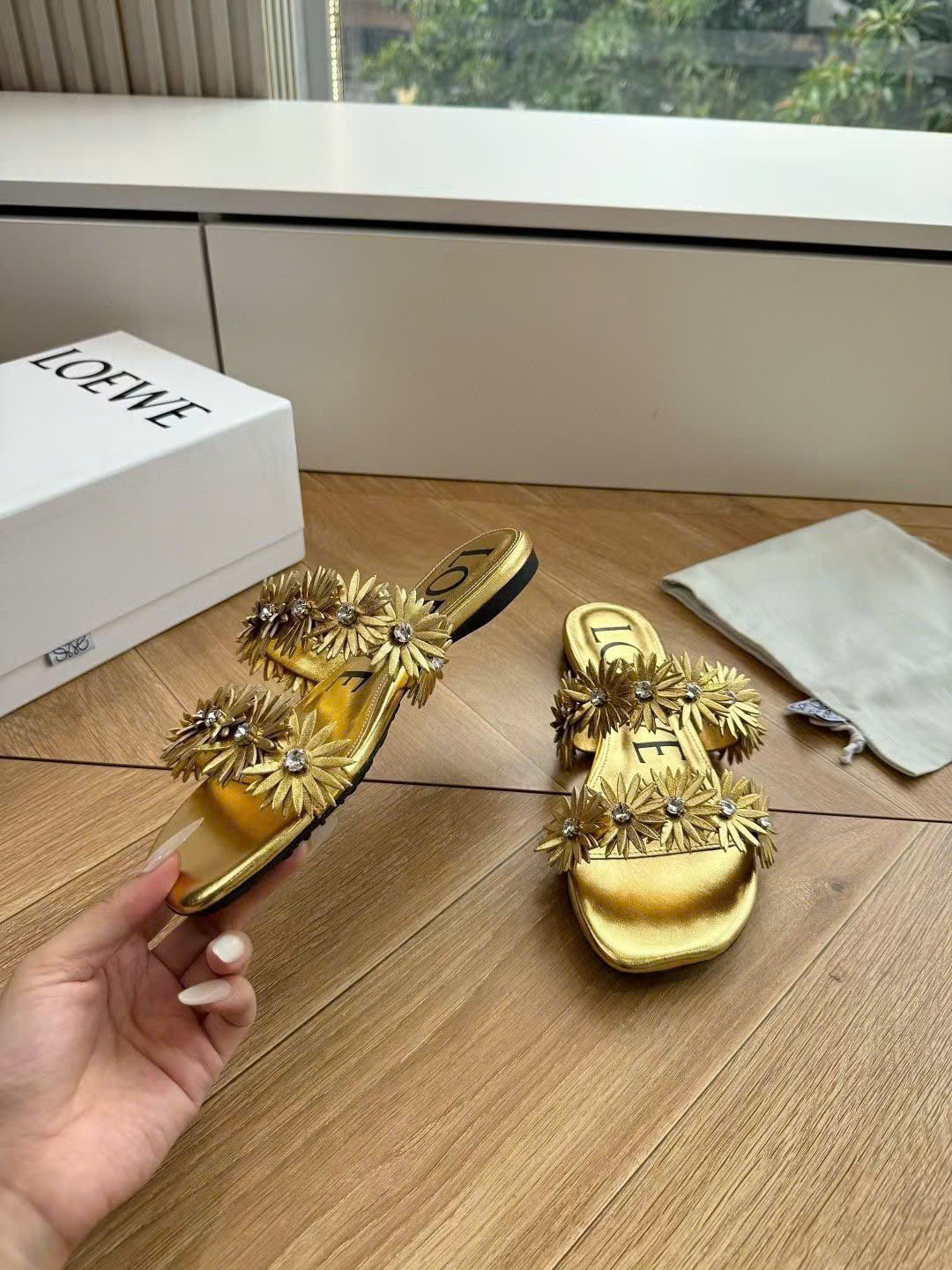 Loewe Paula's Ibiza Petal Anagram Slide - Image 8