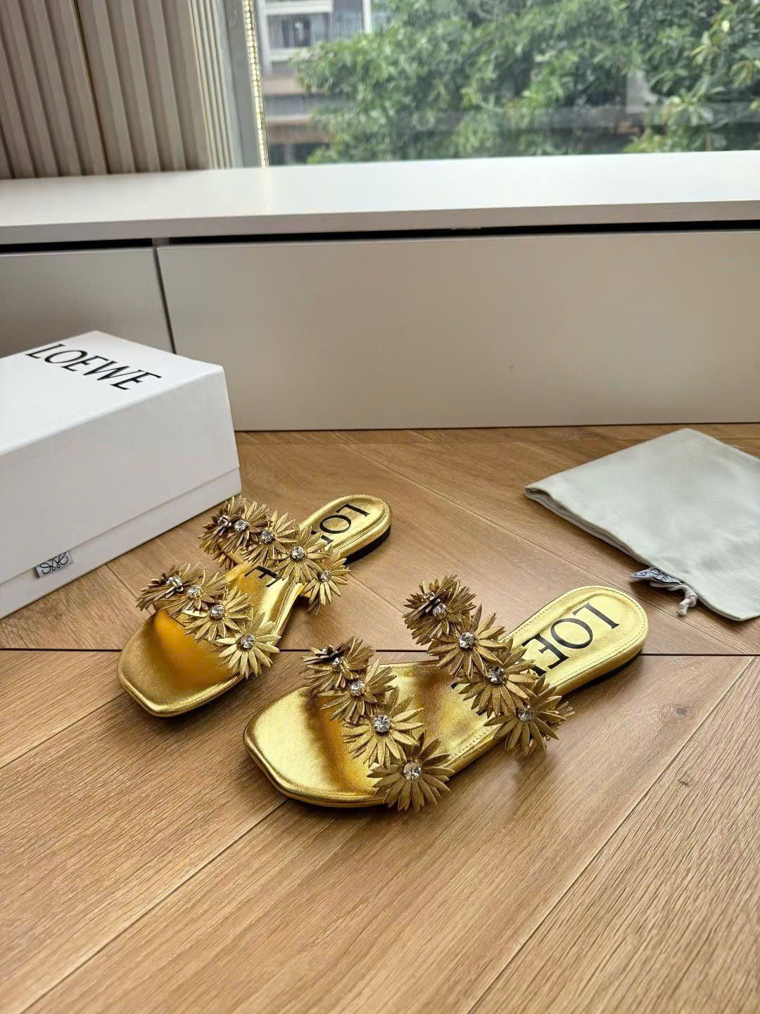 Loewe Paula's Ibiza Petal Anagram Slide - Image 9