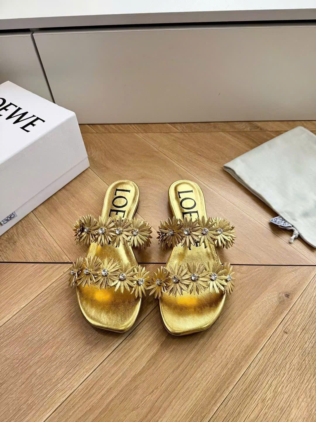 Loewe Paula's Ibiza Petal Anagram Slide
