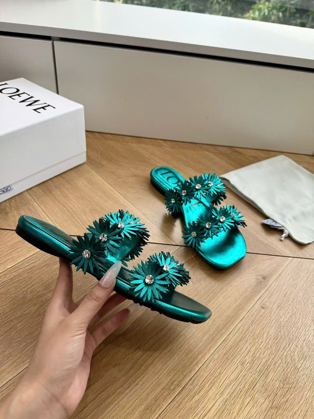 Loewe Paula's Ibiza Petal Anagram Slide - Image 3